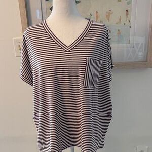 NWT 🌸 J. Jill Purple & White Striped V-Neck Pocket Tee Size Medium